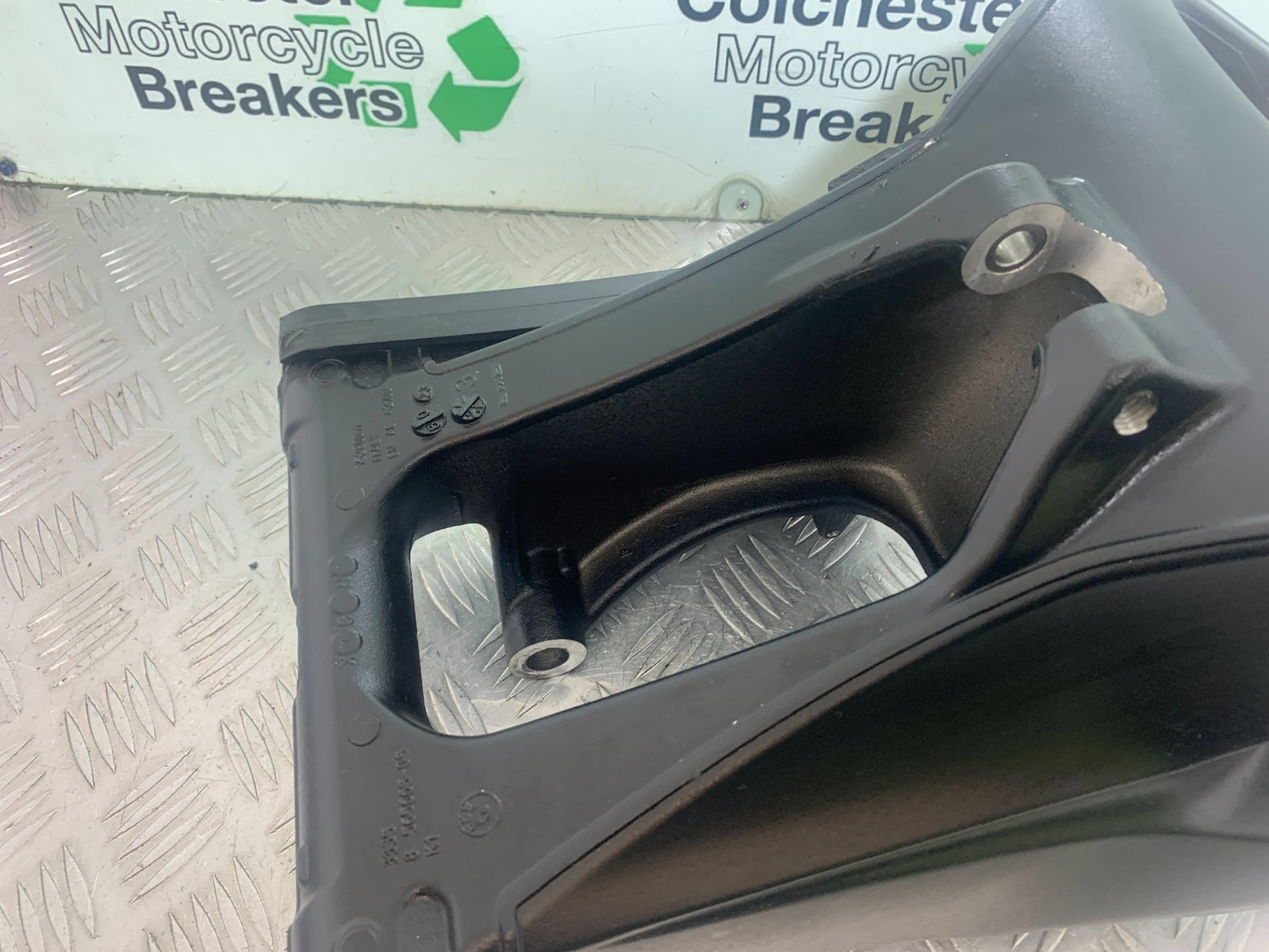BMW M1000 R SWINGARM  YEAR 2023-2024 (CMB1140)