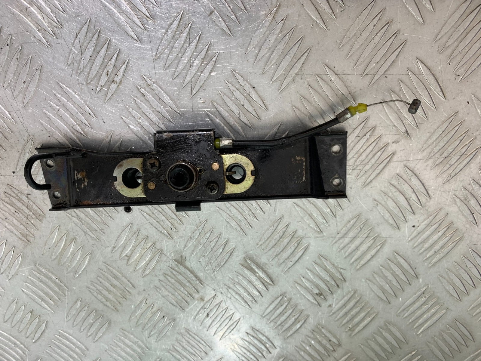 KAWASAKI ZZR1100 D SEAT CATCH  YEAR 1993-2001 (CMB1189)