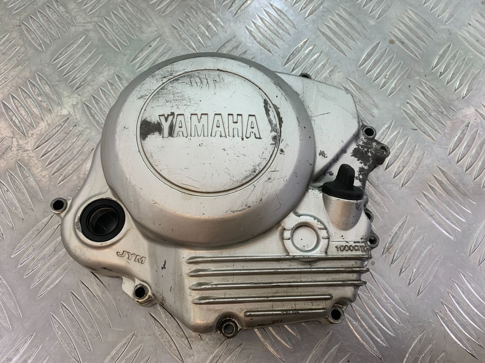 YAMAHA XT125X XT125 X CLUTCH COVER  YEAR 2008 (STOCK 857)