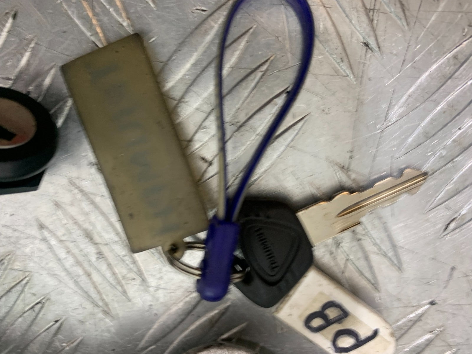 TRIUMPH 1050 SPRINT ST LOCKS AND KEY  2003-2011 (CMB1285)