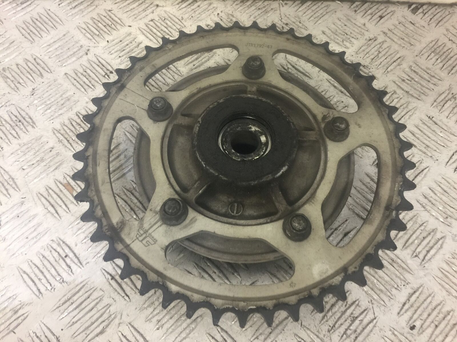 SUZUKI DL 650 V-STROM SPROCKET CARRIER  YEAR 2017 (STOCK 638)