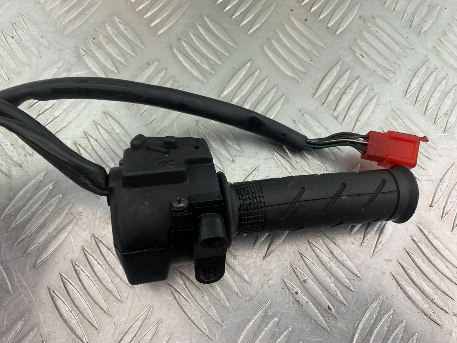 HONDA CBR1100 BLACKBIRD RIGHT SWITCH GEAR  YEAR 1999-2005  (CMB1103)