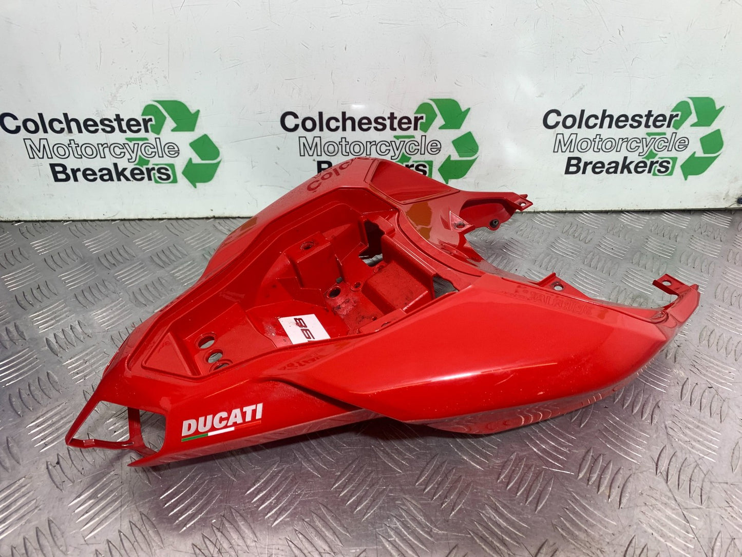 DUCATI 1198 S TAIL PIECE SEAT UNIT  YEAR 2009-2011 (CMB1219)
