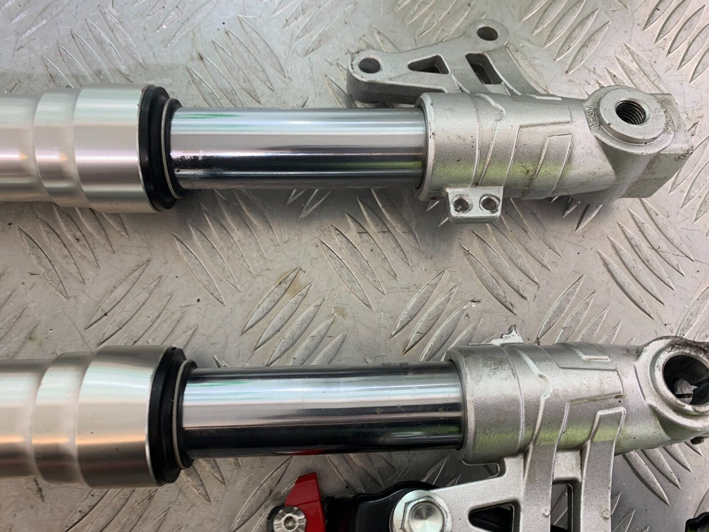 BENELLI BN125 BN 125 FORKS (DAMAGED-BENT)  YEAR 2018-2021 (CMB1080)