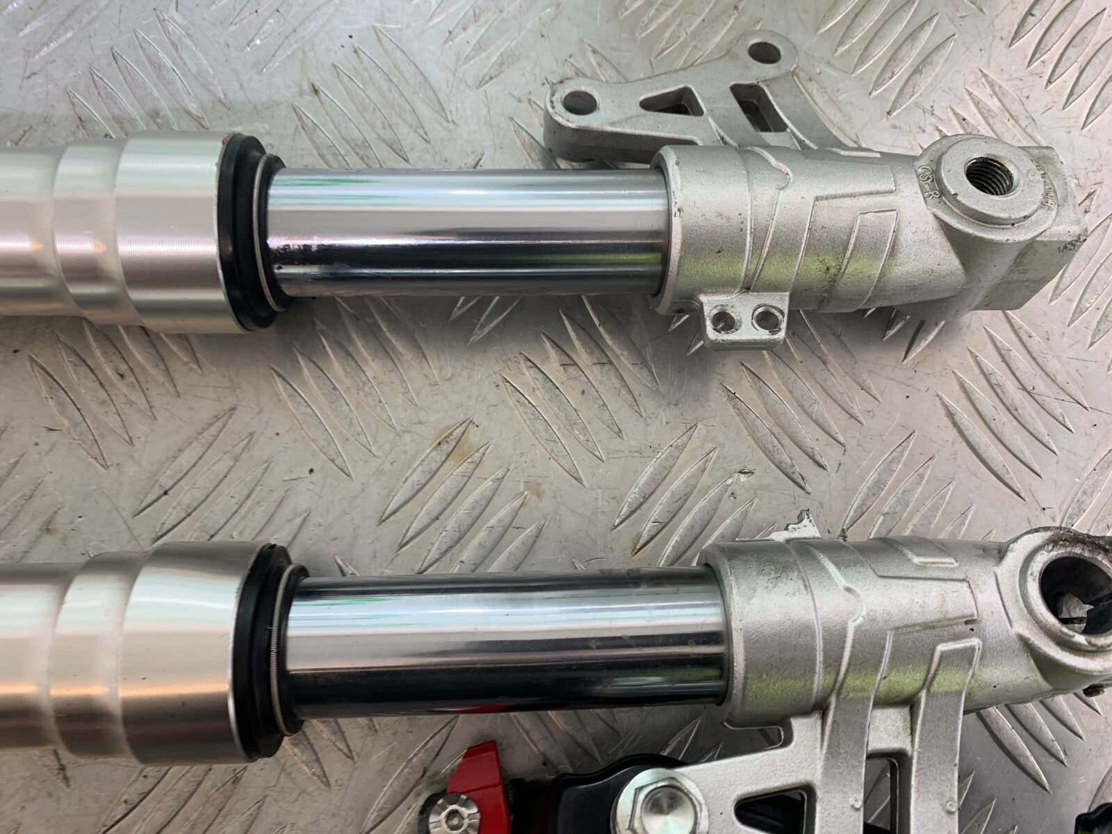 BENELLI BN125 BN 125 FORKS (DAMAGED-BENT)  YEAR 2018-2021 (CMB1080)