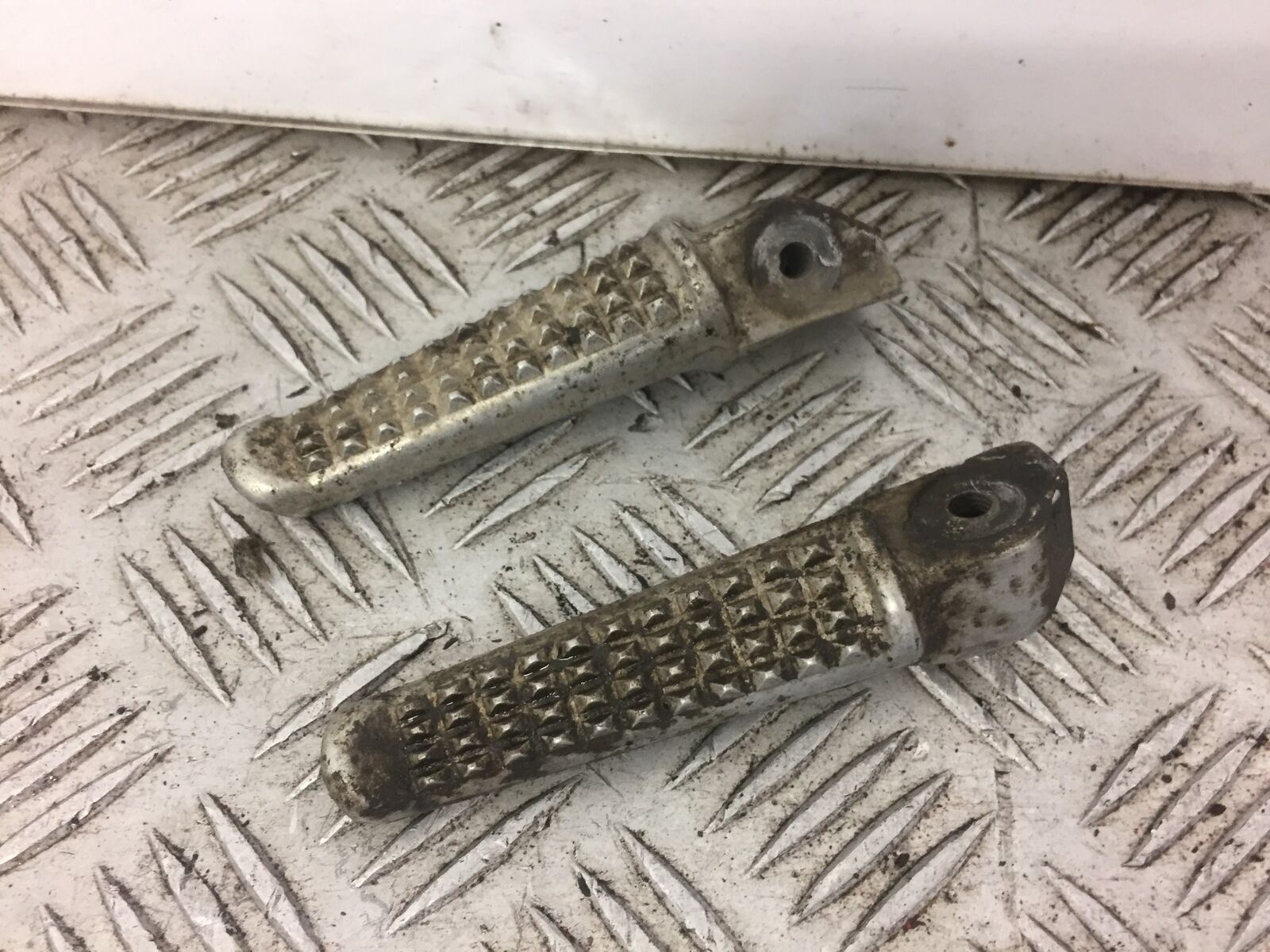 HONDA VFR800 VFR 800 REAR PEGS 1998-2001 (PRE V-TEC)