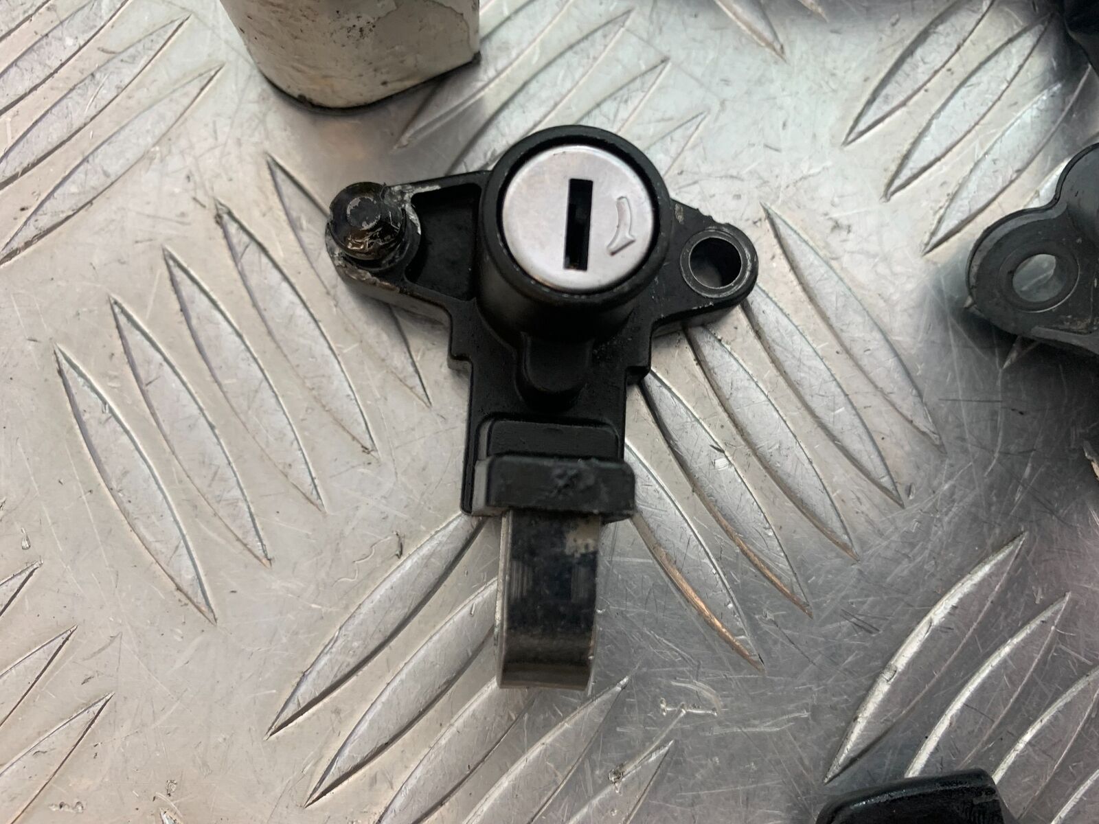 HONDA VT1100 C SHADOW SPIRIT LOCKS AND KEY  2002-2003 (CMB1035)