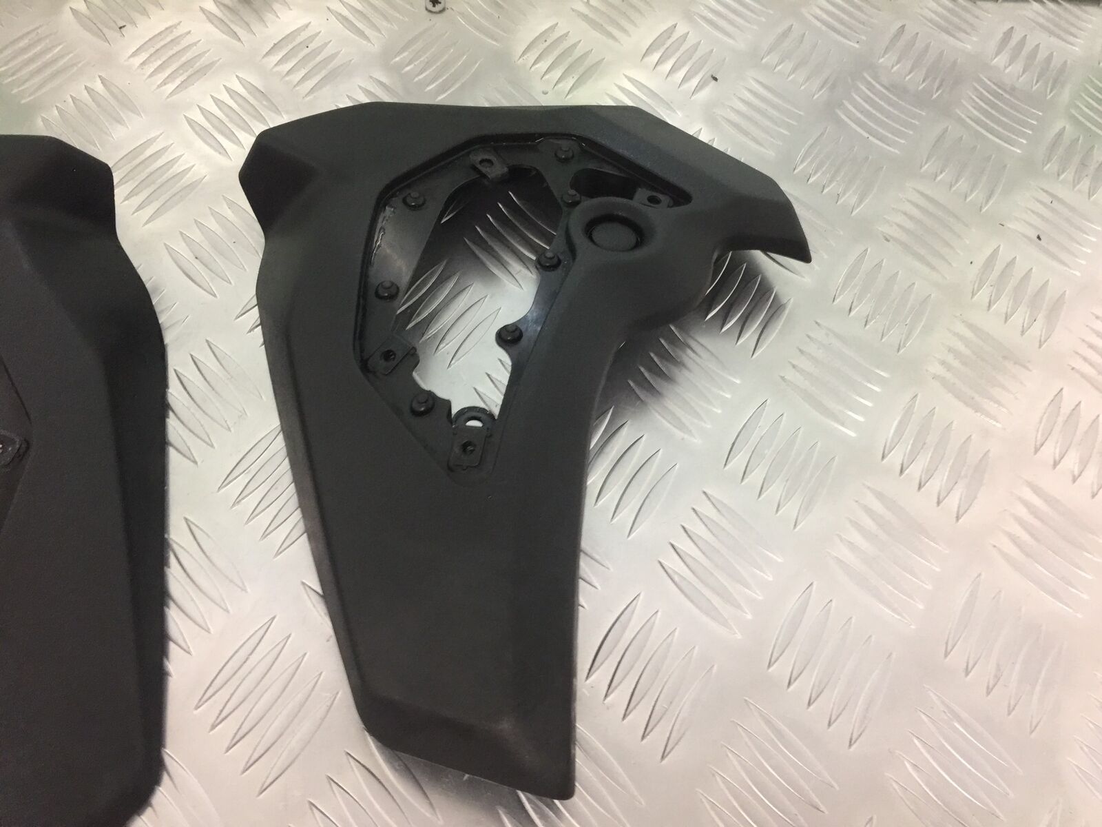KAWASAKI VN 650 VULCAN LEFT & RIGHT FRAME  COVERS YEAR 2017-2021 (STOCK 924)