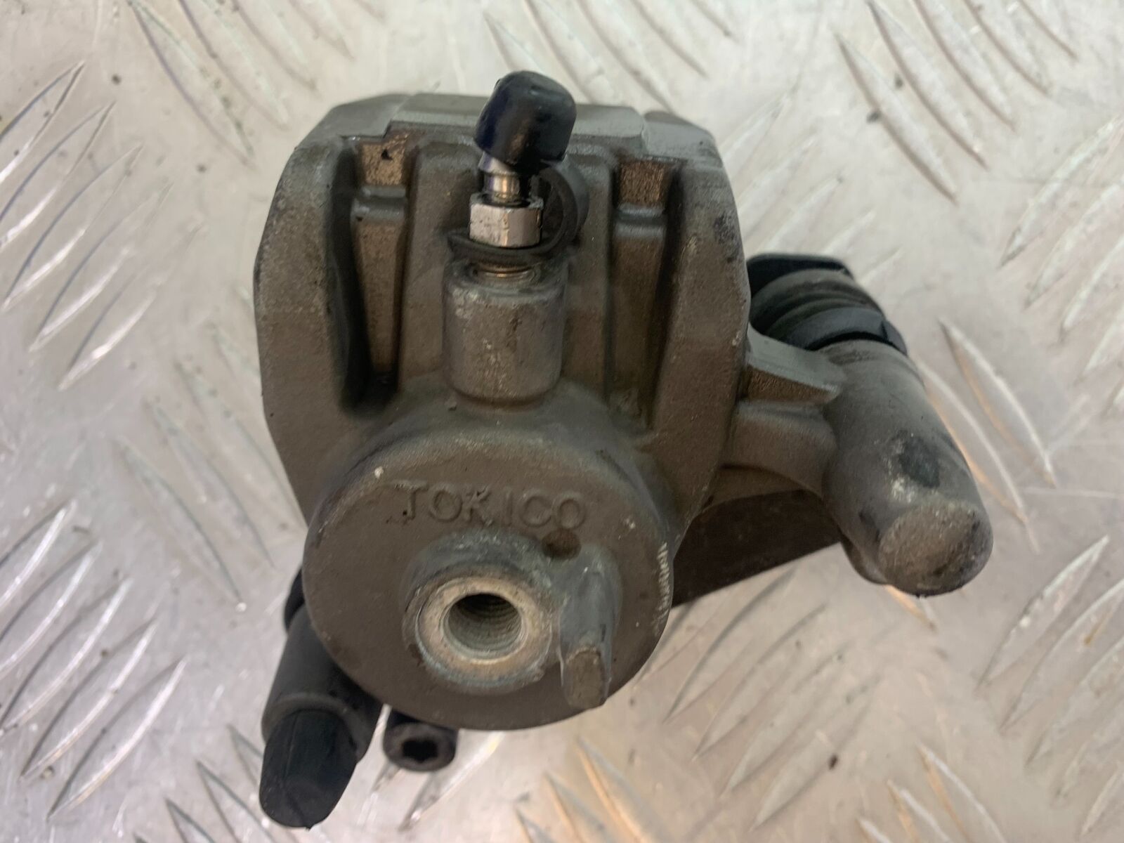 KAWASAKI ZX6R ZX6 J REAR CALIPER   YEAR 2000 (CMB1129)