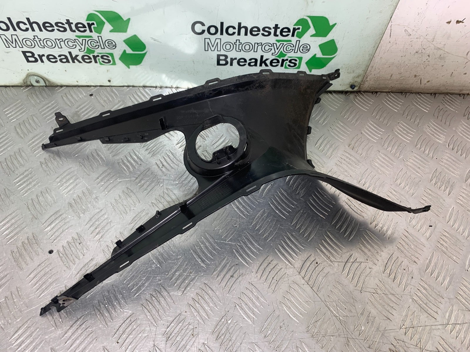 YAMAHA XMAX 125 XMAX-125 INFILL PANEL YEAR 2015-2020  (CMB1266)