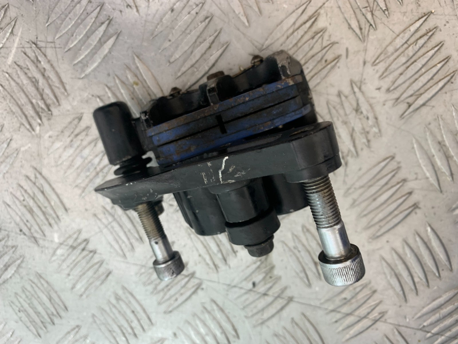 HONDA VT700 VT 700 SHADOW FRONT RIGHT CALIPER   YEAR 1984-85 (CMB1328)