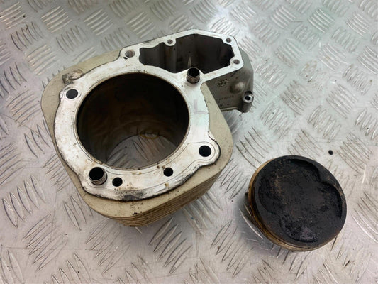 BMW R1100 RT R 1100 RT LEFT BARREL AND PISTON  YEAR 1996-2001 (CMB1095)