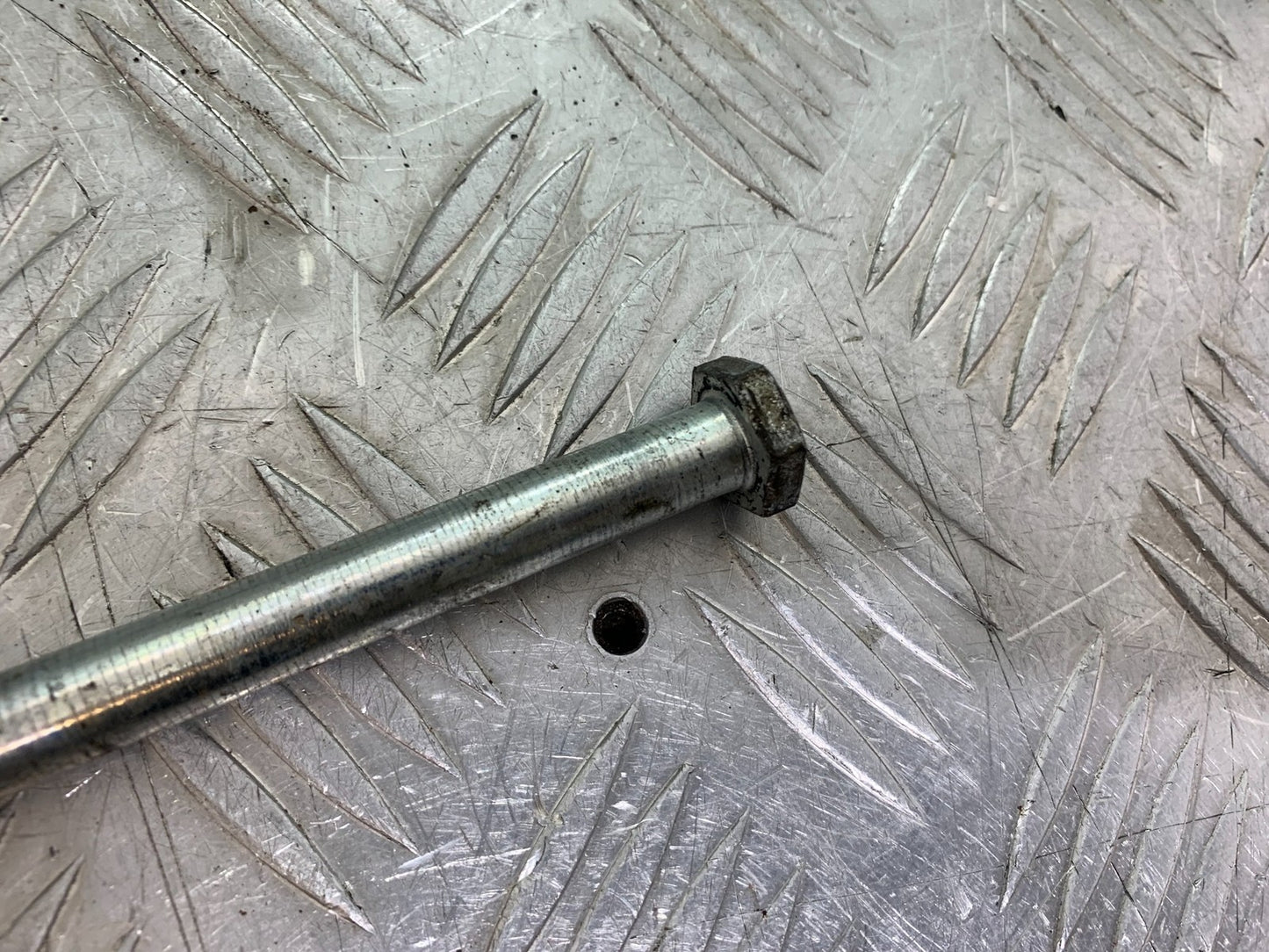 HONDA CBF125 CBF 125 SWINGARM SPINDLE  YEAR 2009-14 (CMB1182)