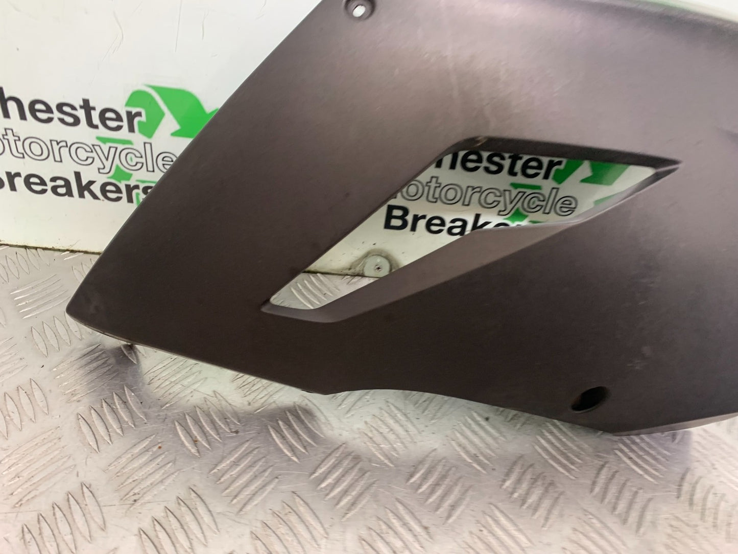 KAWASAKI GTR1400 GTR 1400 LEFT BELLY PAN YEAR 2007-2009 (CMB1306)