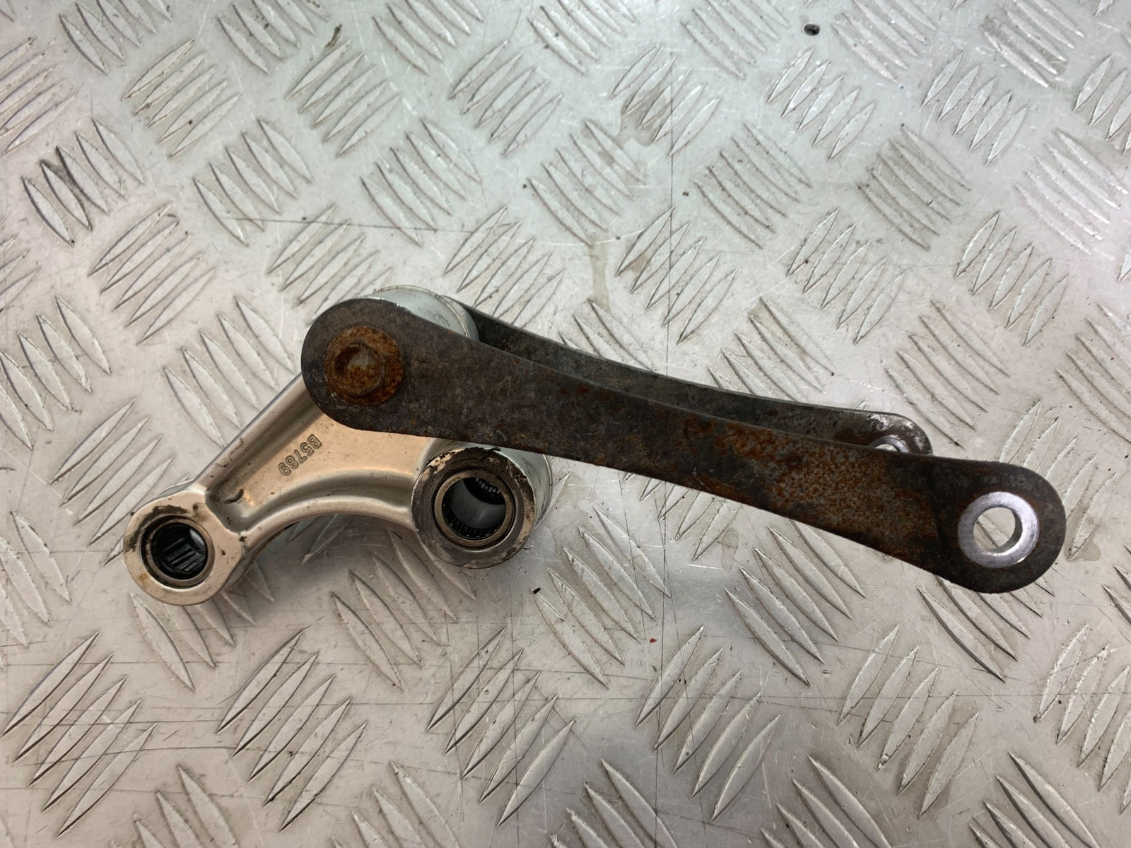 MV AGUSTA 800 F3 REAR SHOCK LINKAGE YEAR 2013-2016 (CMB1152)