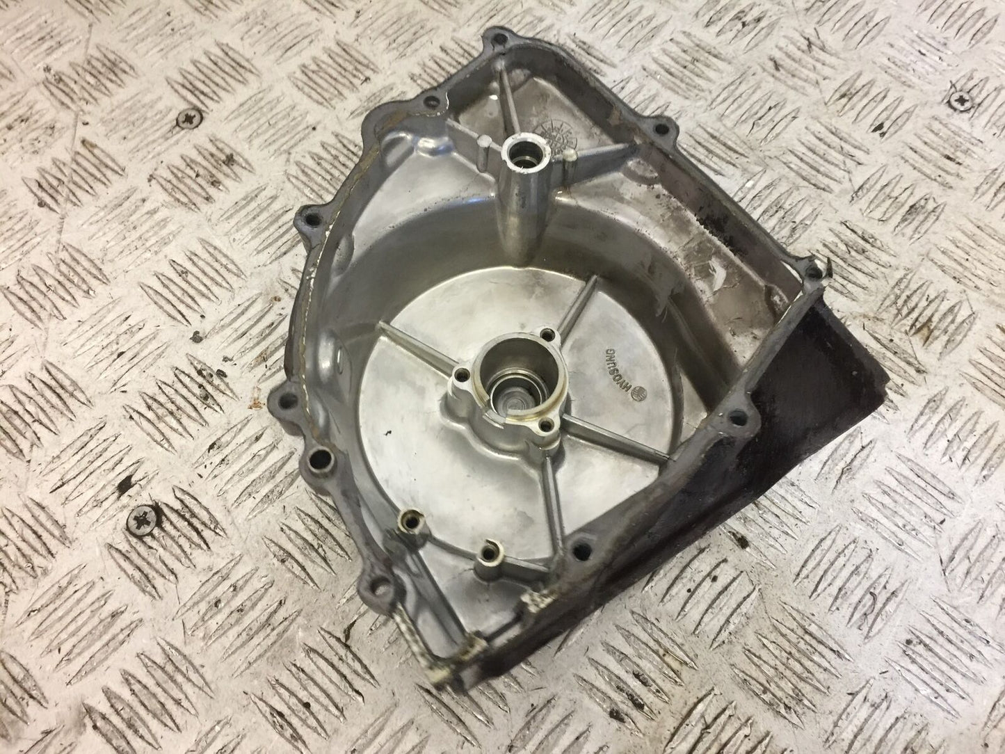 HYOSUNG GT250 COMET GENERATOR COVER  YEAR 2007 (STOCK 682)
