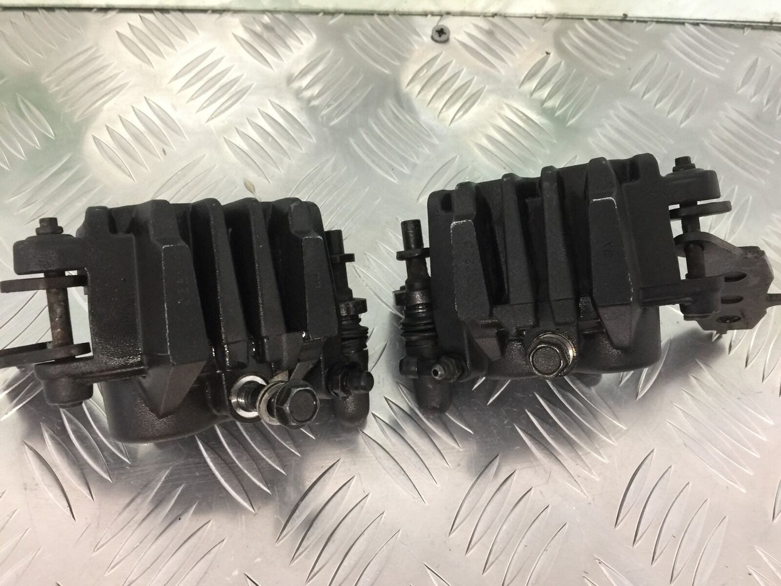KAWASAKI ER6 N FRONT BRAKE CALIPERS  YEAR 2009-2011  (STOCK 928)