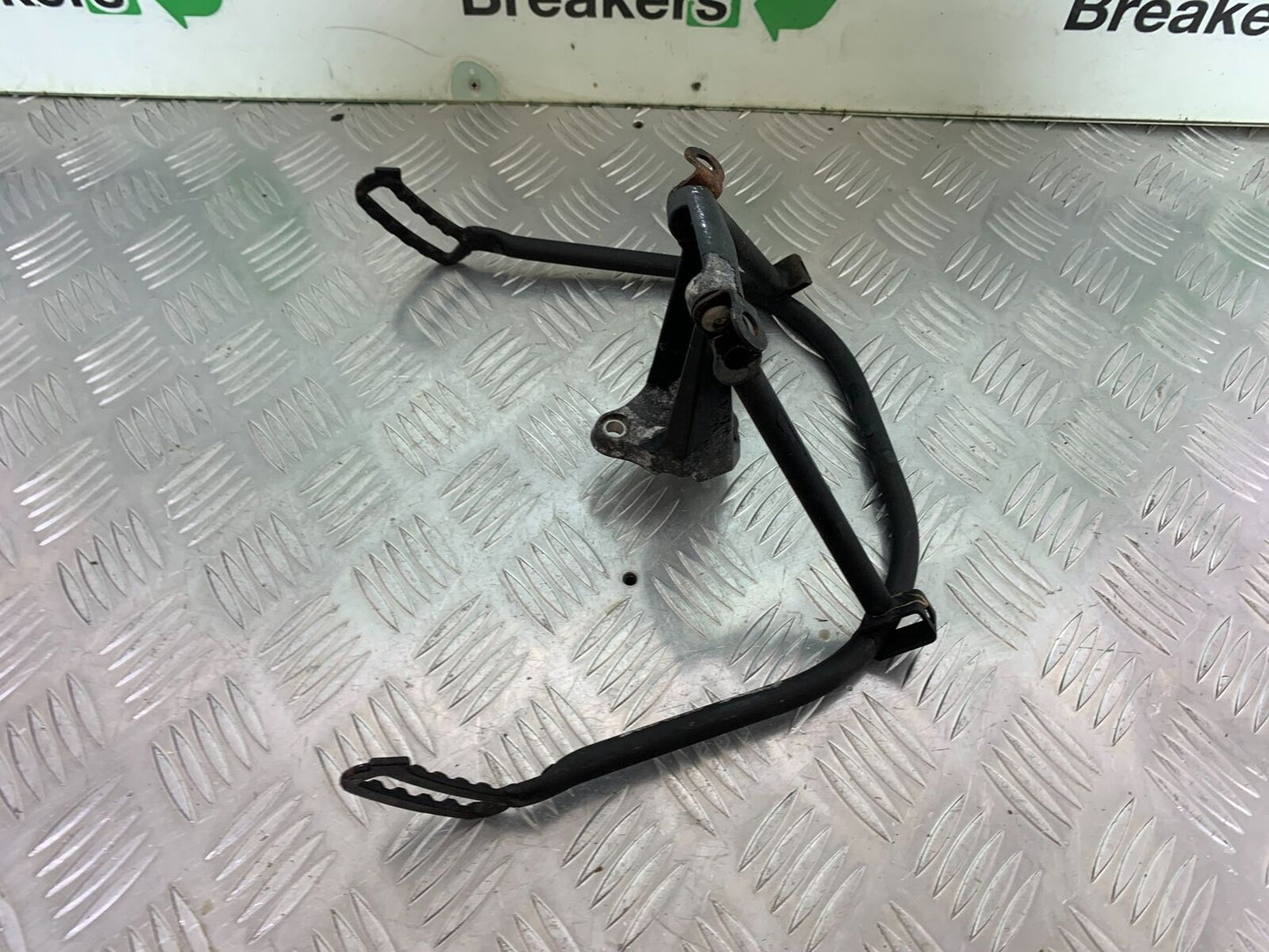 TRIUMPH TIGER 1200 EXPLORER SCREEN BRACKET  YEAR 2012-2015 (STOCK 992)