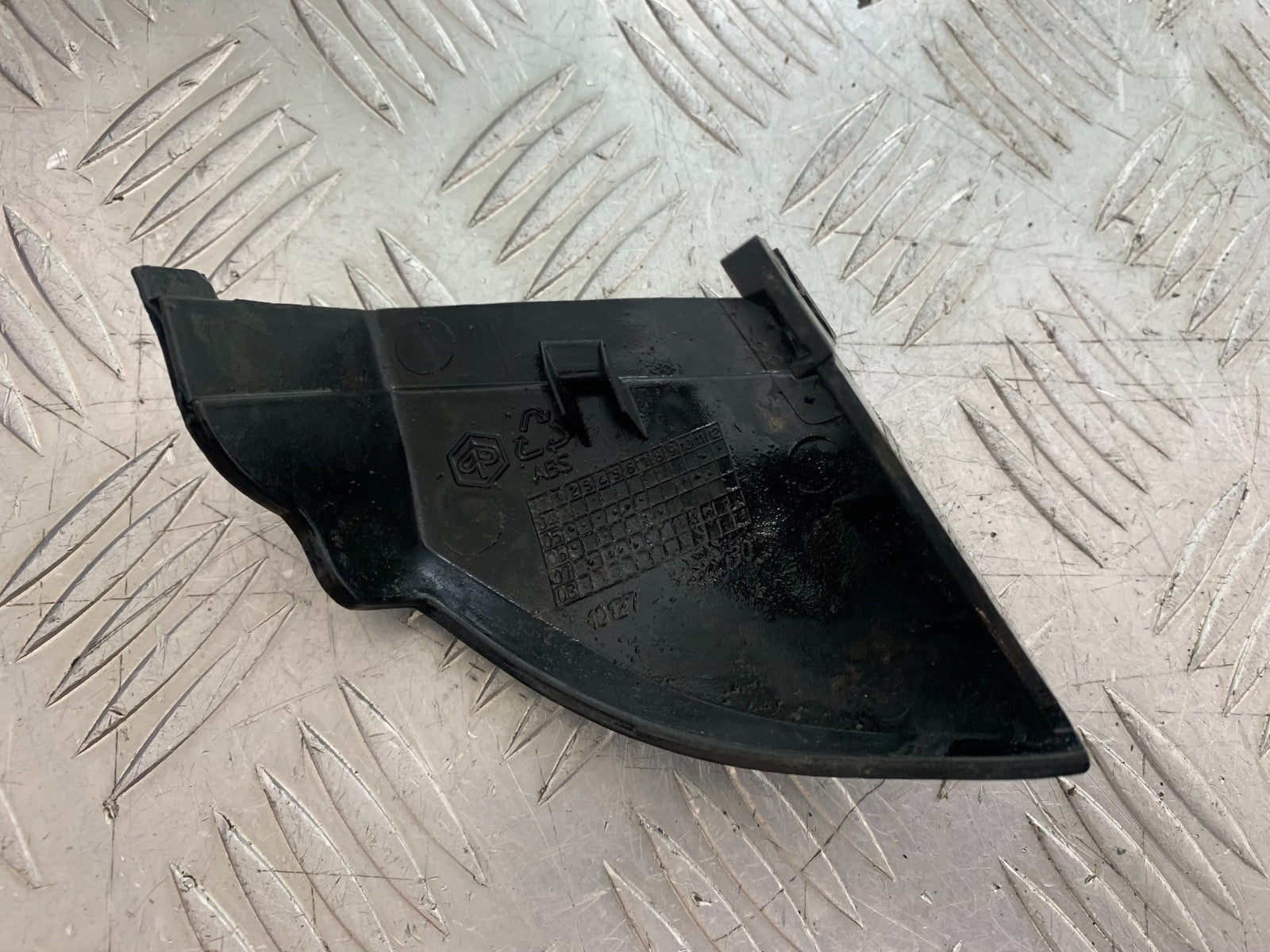 PIAGGIO VESPA LX50 LX S 50 INFILL PANEL YEAR 2007-2016 (CMB1290)