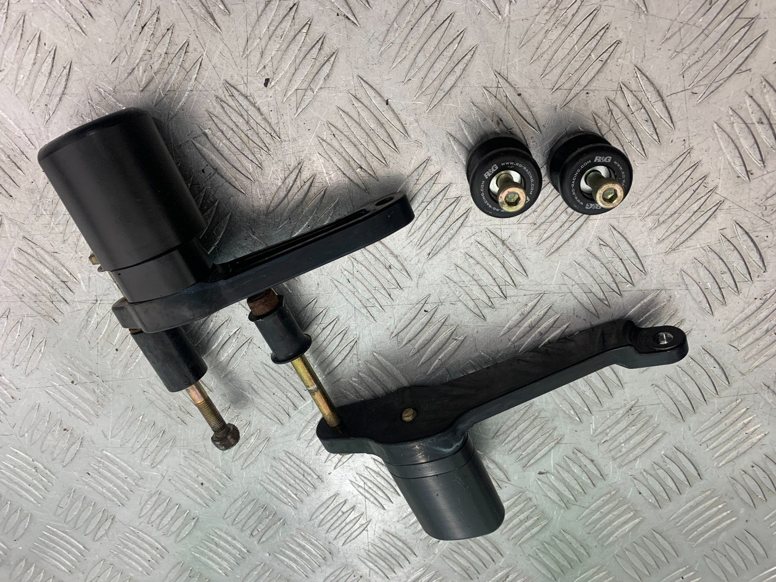 TRIUMPH 675 STREET TRIPLE RX R&G CRASH PROTECTORS   2015- 2017 (CMB1299)