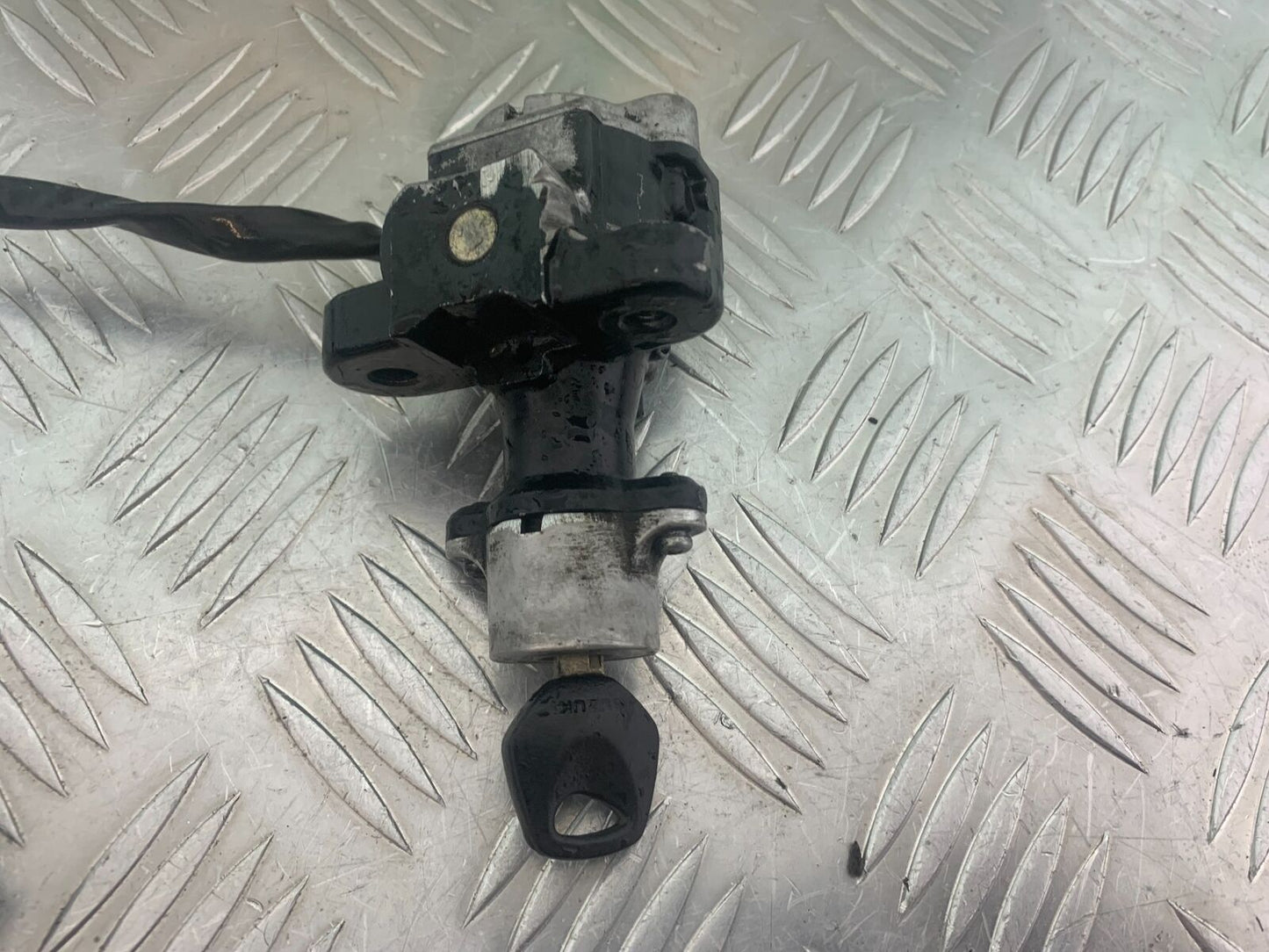 SUZUKI SV1000 SV 1000 K4 LOCKS AND KEY   YEAR 2003-2007 (CMB1042)
