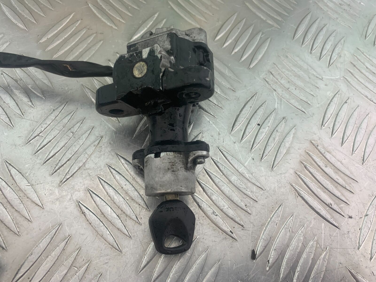 SUZUKI SV1000 SV 1000 K4 LOCKS AND KEY   YEAR 2003-2007 (CMB1042)
