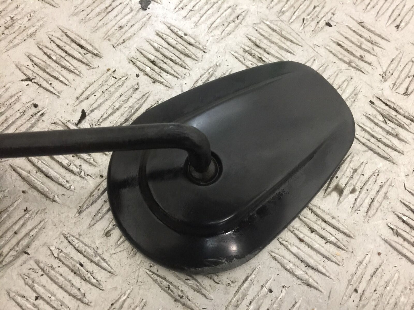 HARLEY DAVIDSON FAT BOB FXDF RIGHT MIRROR  YEAR 2009  (STOCK 806)