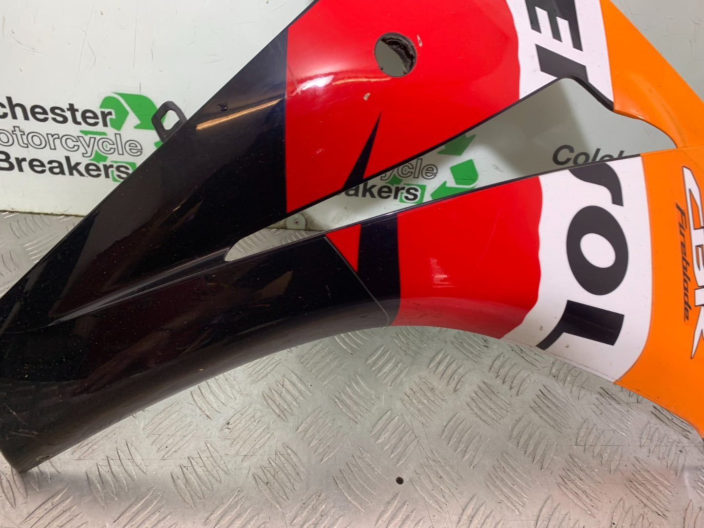 HONDA CBR1000 RR  LEFT FAIRING PANEL YEAR  2008-2011 (CMB1330)