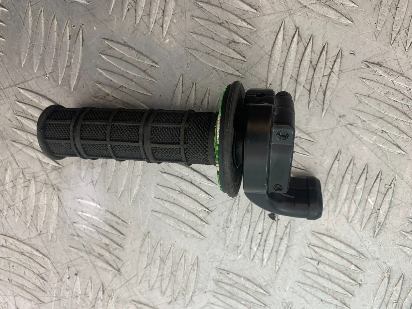 KAWASAKI KXF250 KXF 250 THROTTLE AND GRIP  YEAR 2006-2008 (CMB1309)