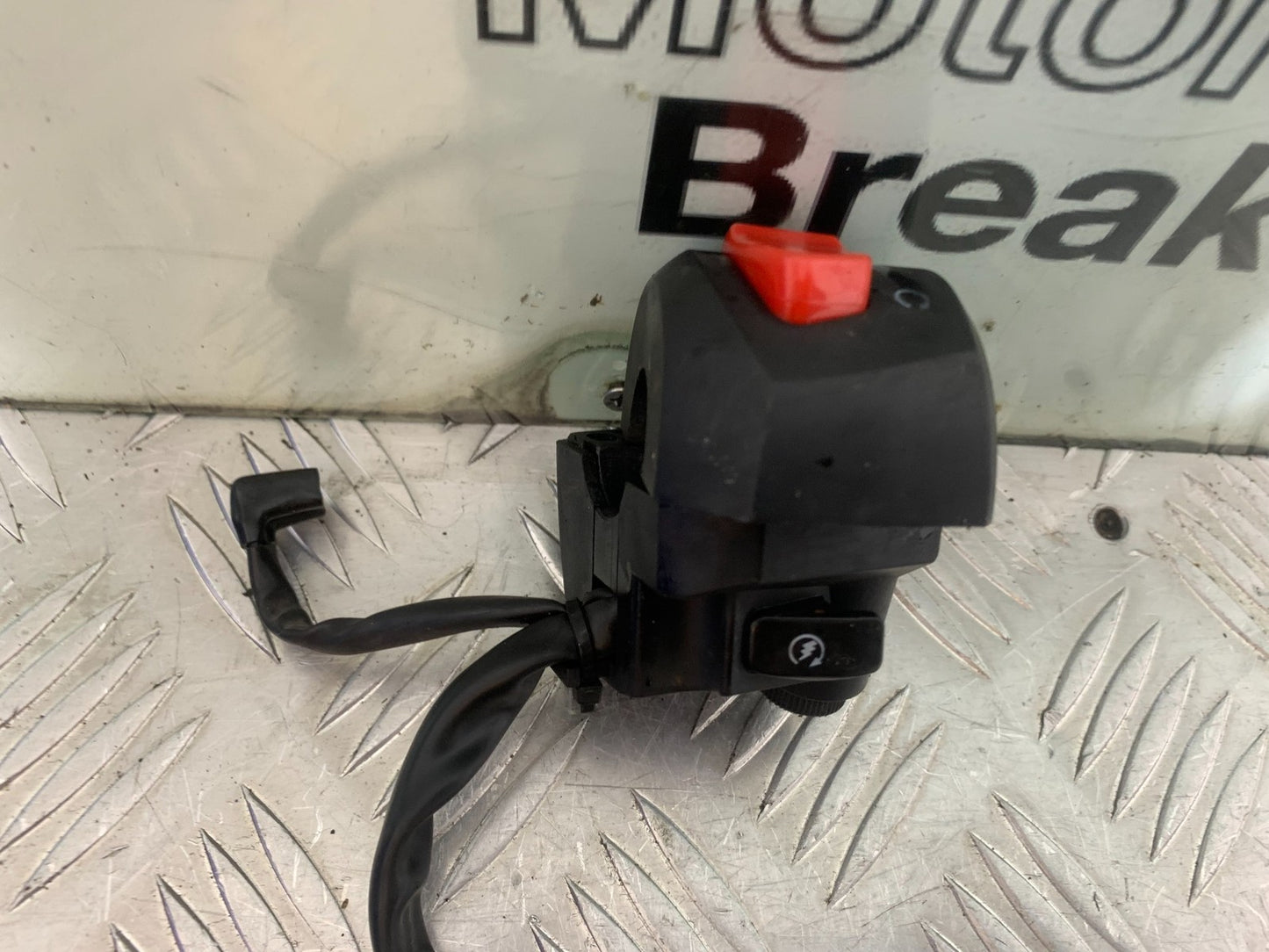 SINNIS TERRAIN 125 RIGHT SWITCH GEAR YEAR 2017-2020 (CMB1241)