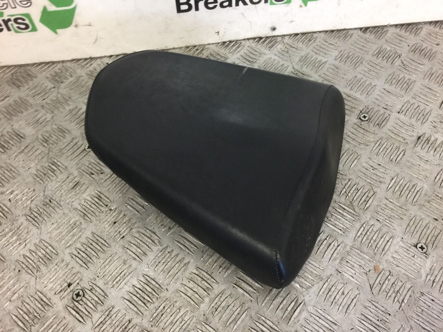 HONDA CBR125 CBR 125 REAR SEAT   YEAR 2011-2017 (STOCK 334)