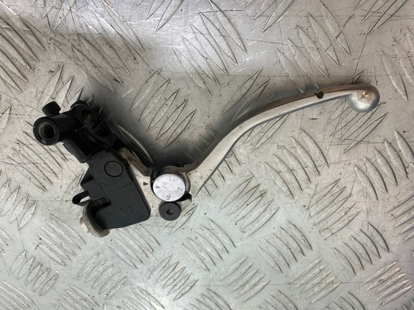 TRIUMPH SPEED TRIPLE R 1050 CLUTCH LEVER AND BRACKET   2009 (CMB1183)