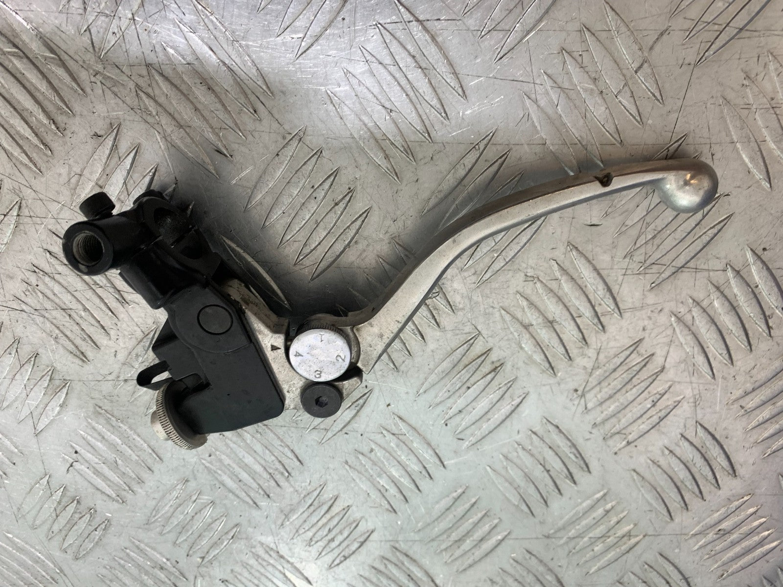 TRIUMPH SPEED TRIPLE R 1050 CLUTCH LEVER AND BRACKET   2009 (CMB1183)