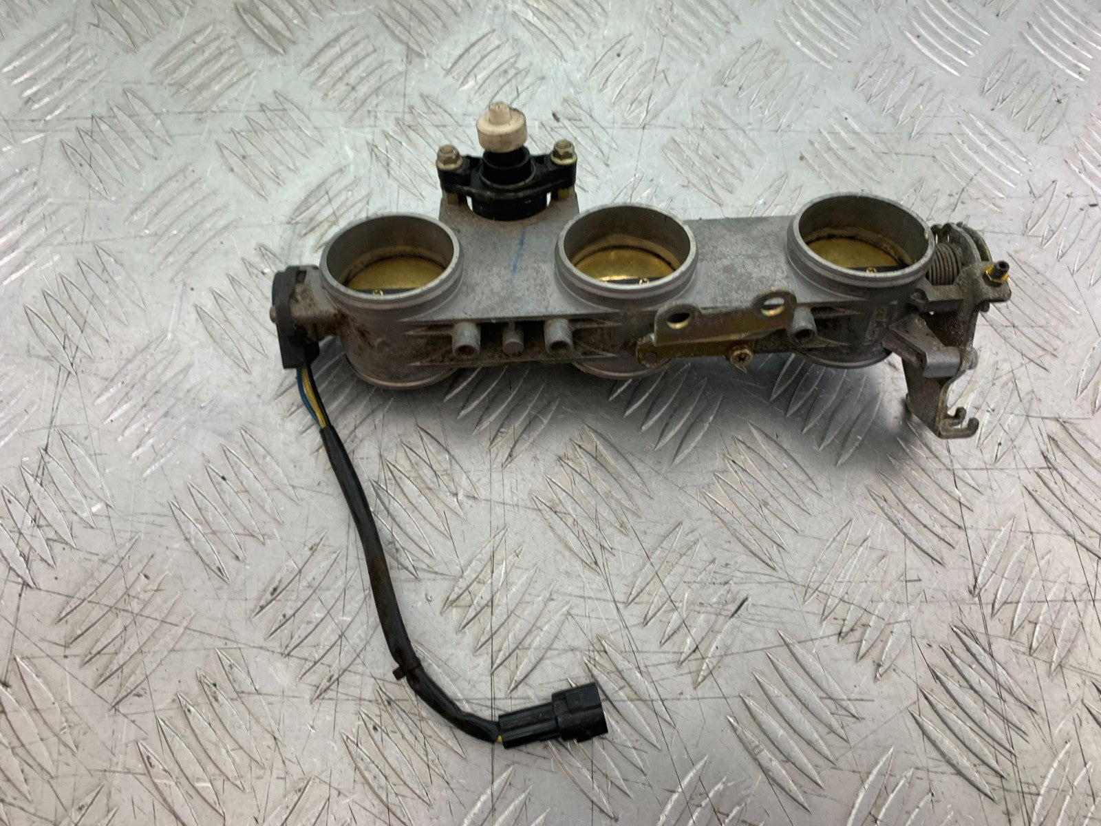 TRIUMPH 955i SPRINT ST THOTTLE BODIES  YEAR 1999-04 (CMB1230)