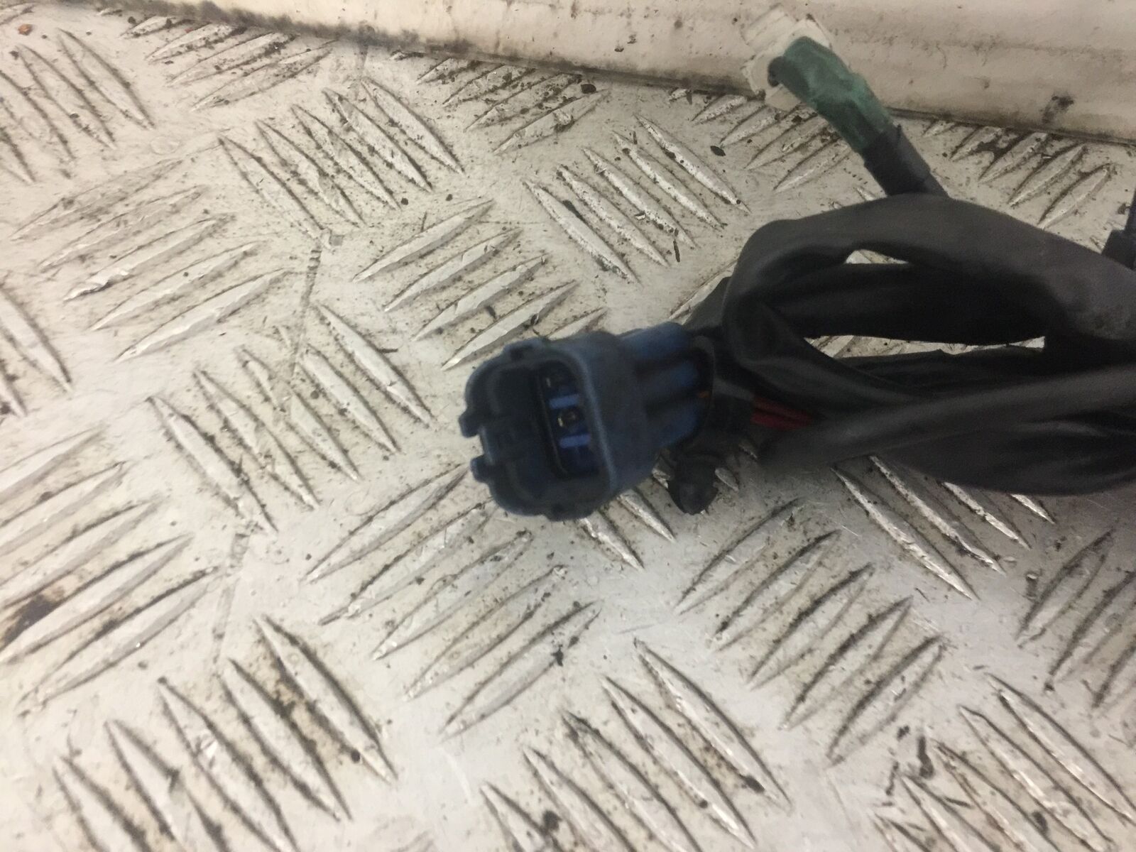 KAWASAKI KLE 650 VERSYS RIGHT SWITCH GEAR   YEAR 2010 (STOCK 775)