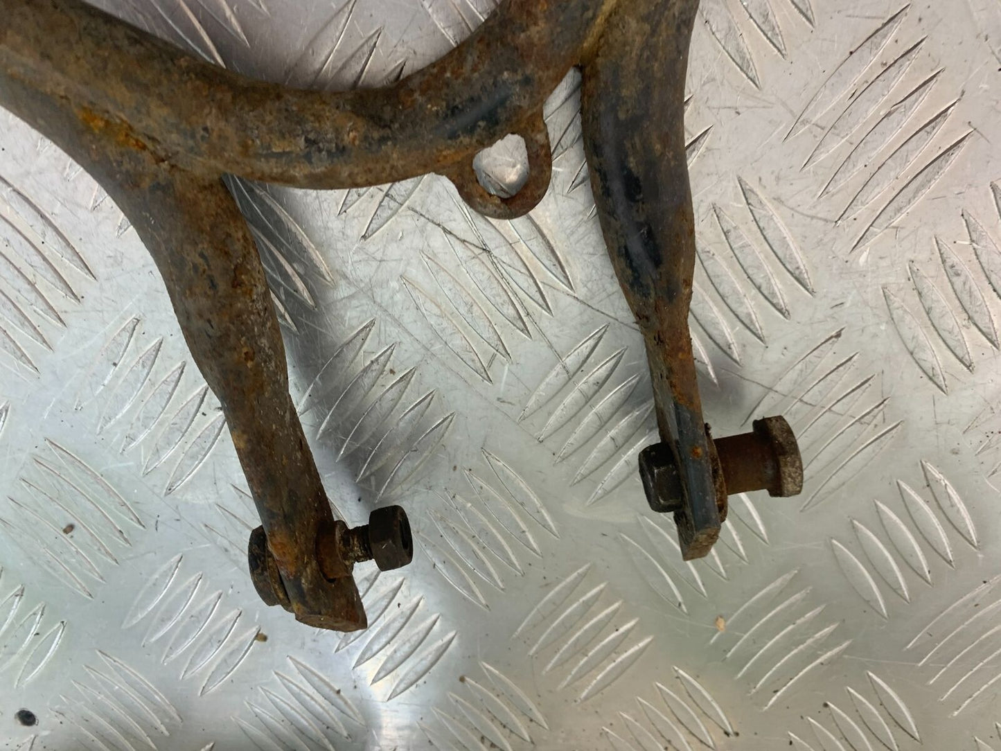 YAMAHA FJ1100 FJ 1100 CENTER STAND  YEAR 1984-85 (CMB1101)