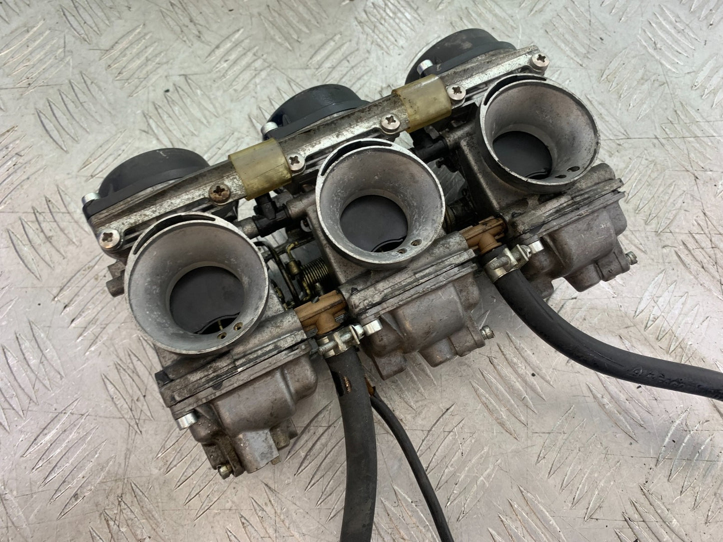 TRIUMPH TROPHY 900 CARBS (SOLD AS PART)  YEAR 1991-95 (CMB1251)