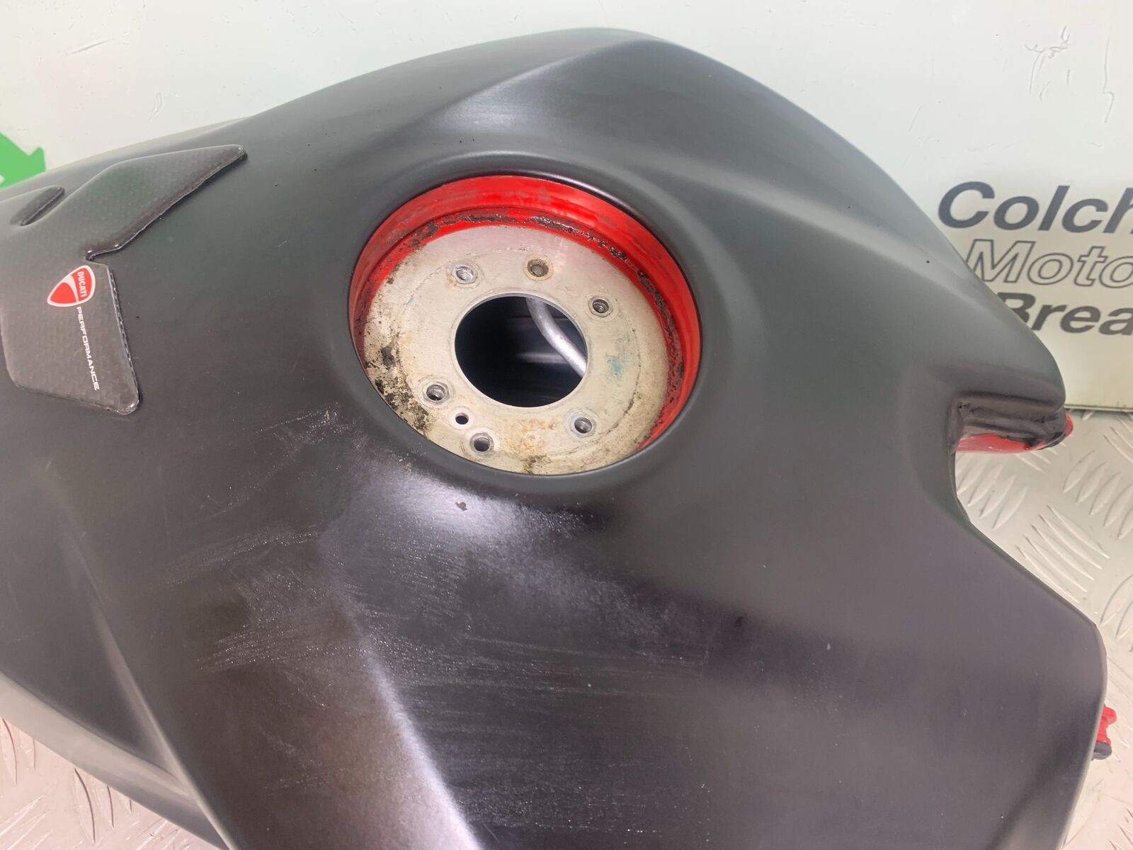 DUCATI 1199 PANIGALE PETROL TANK  YEAR 2012-2014 (CMB1047)