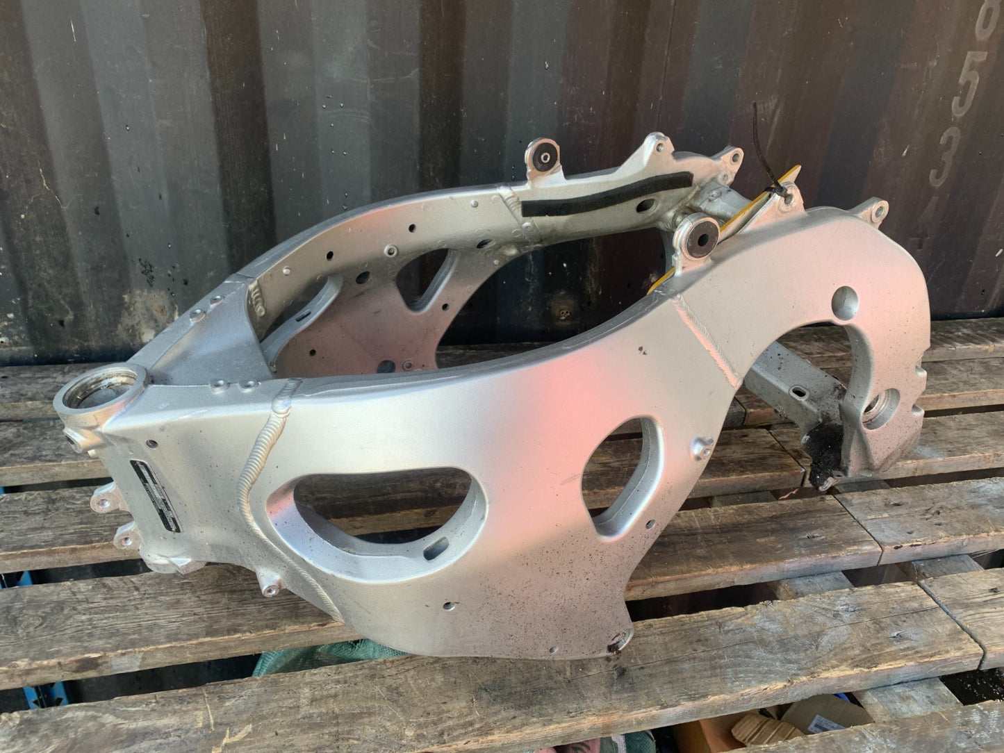 HONDA CBR1000 RR FRAME REG LOG BOOK YEAR 2008-2011  (CMB1330)