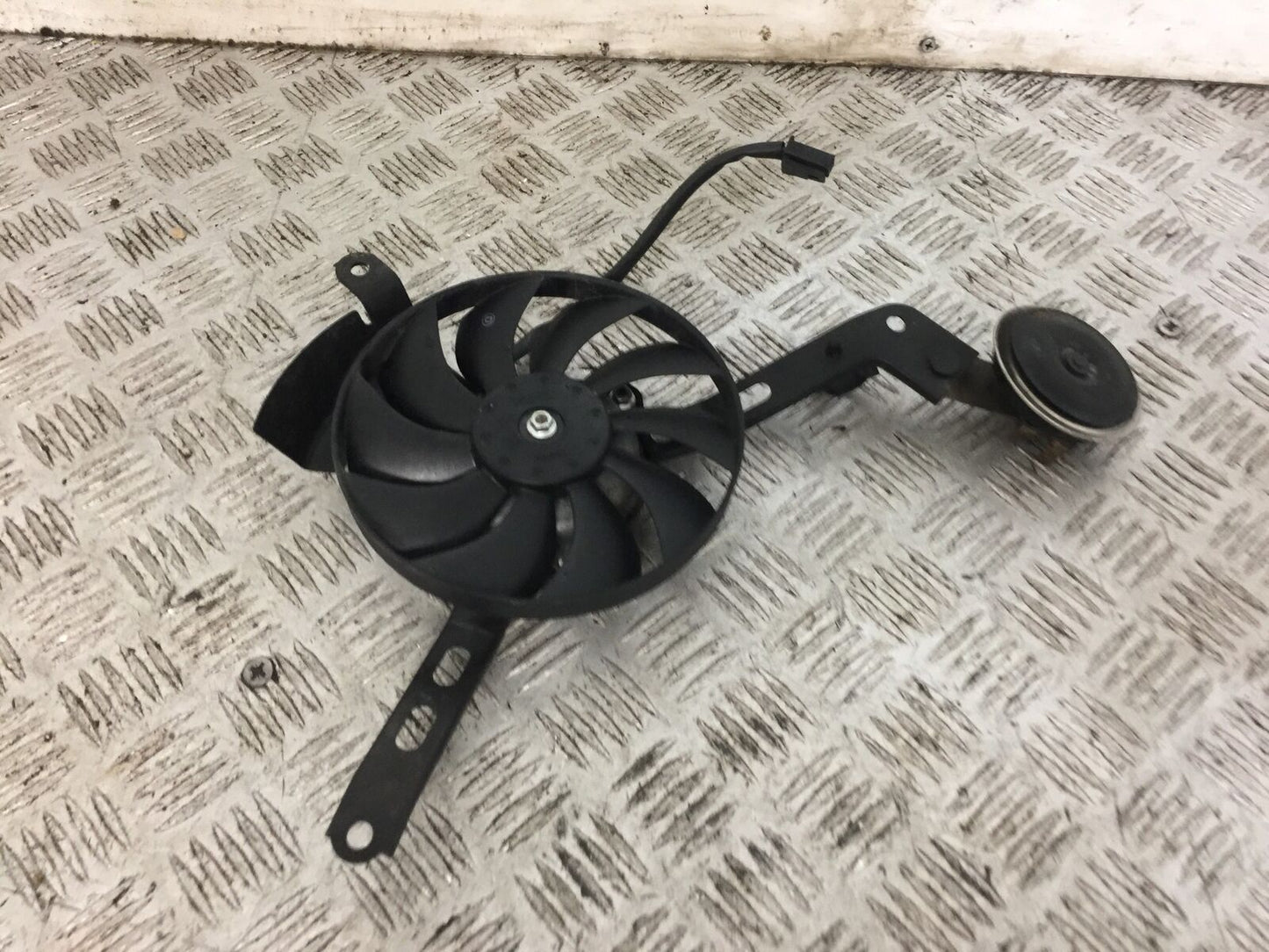 YAMAHA MT07 MT-07 RADIATOR FAN   YEAR 2019 (STOCK 784)