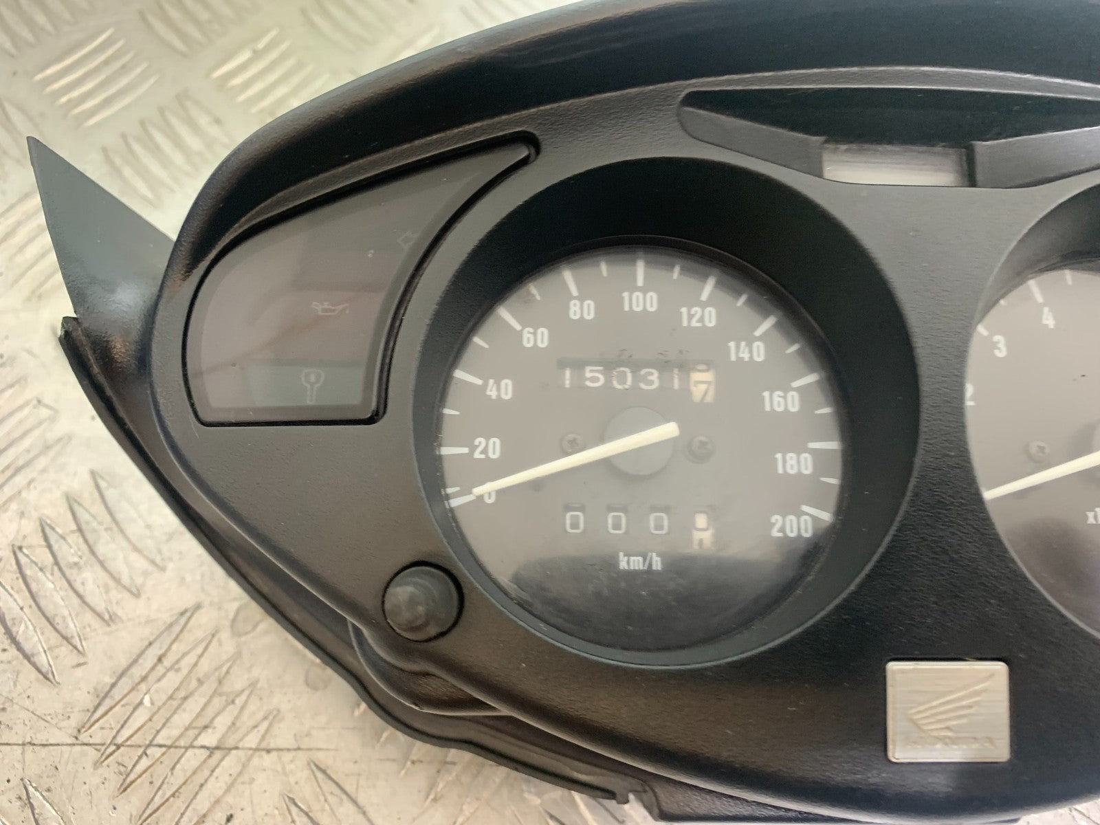 HONDA NT650 V DEAUVILLE CLOCKS SPEEDO DASH  (15,031 MILES)YEAR 1998-01(CMB1320)