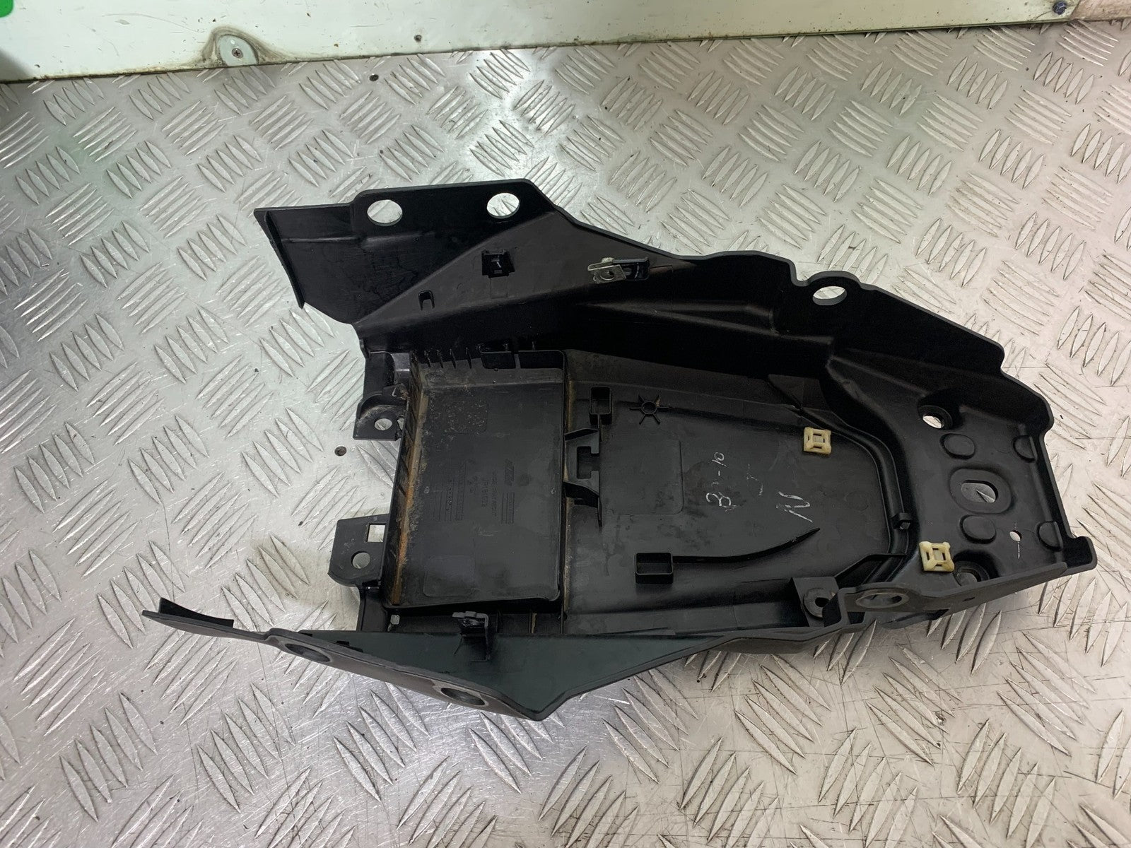 KTM DUKE 390 UNDERTRAY YEAR 2017- 2023 (CMB1314)