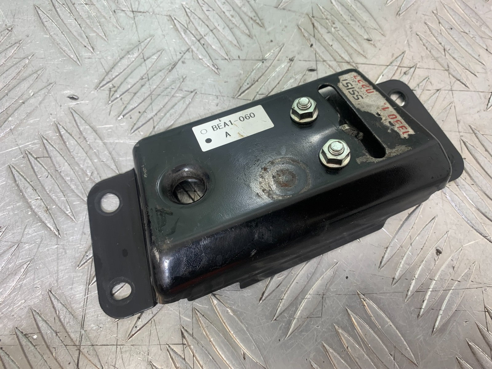 YAMAHA XSR900 XSR 900 SEAT LOCK  YEAR 2022-2024 (CMB1215)