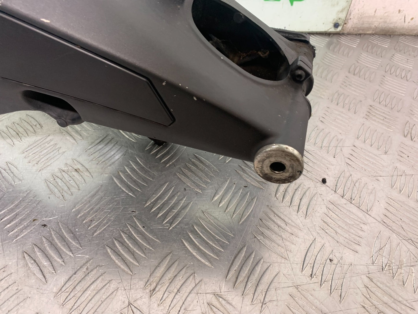 YAMAHA YZF-R125 YZF 125 SWINGARM  YEAR 2019-2022 (CMB1263)