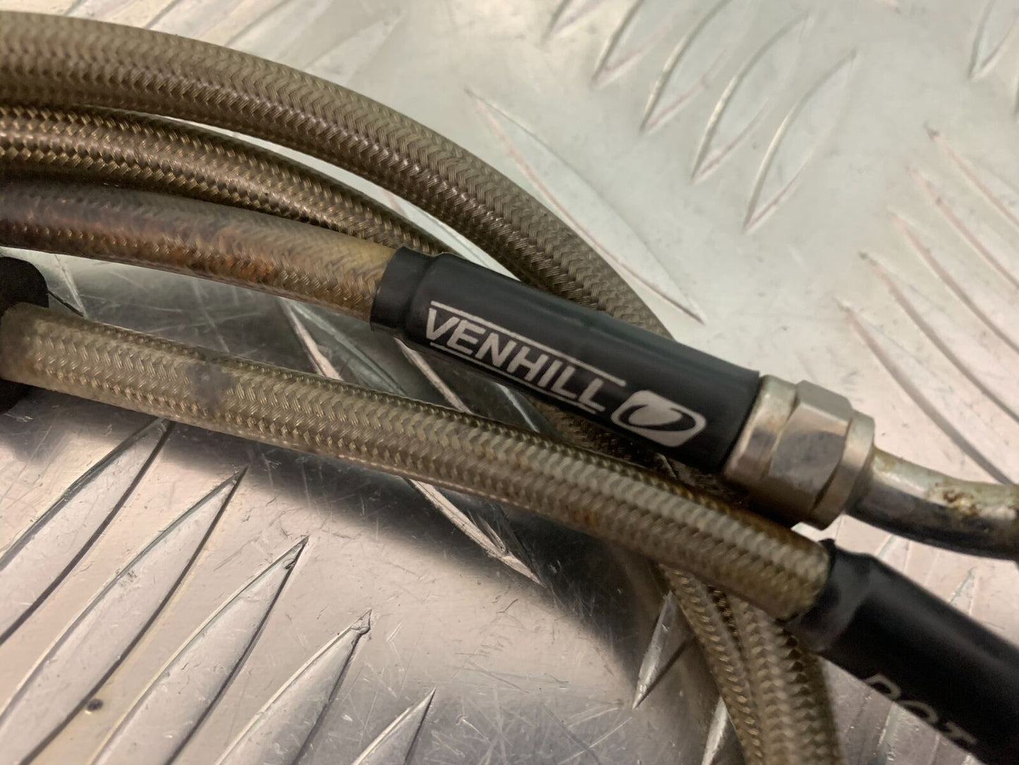 YAMAHA FJR1300 FJR 1300 BRAIDED FRONT BRAKE LINES  YEAR 2001-05 (STOCK 946)