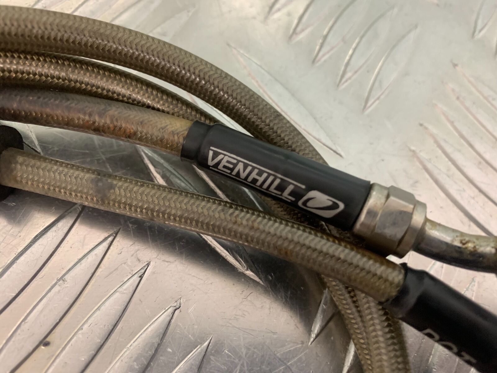 YAMAHA FJR1300 FJR 1300 BRAIDED FRONT BRAKE LINES  YEAR 2001-05 (STOCK 946)