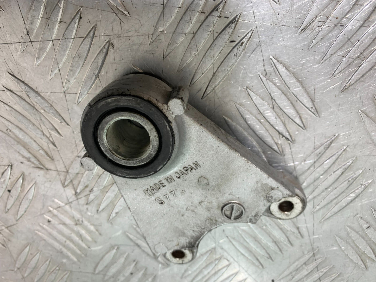 KAWASAKI ZZR1100 D REAR CALIPER BRACKET YEAR 1993-2001 (CMB1189)