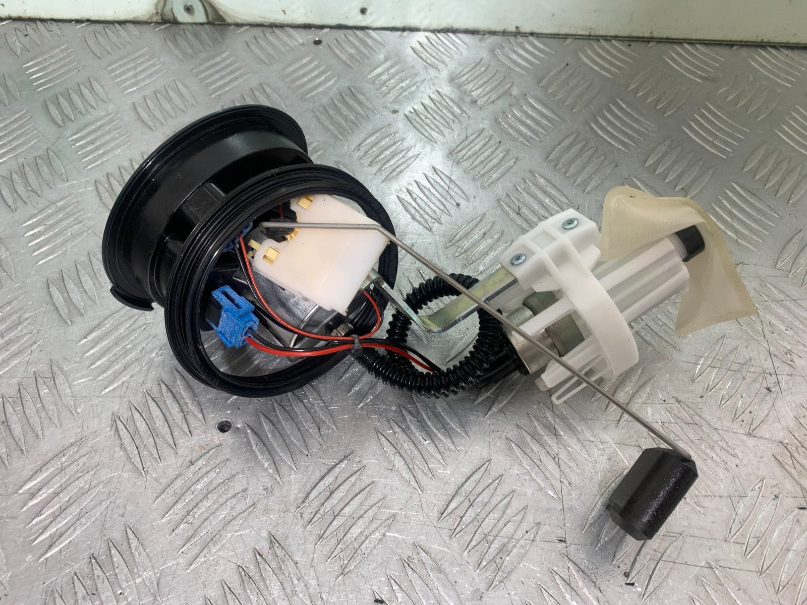 BMW R1200 R 1200 GS PETROL PUMP   YEAR 2013-2016 (CMB1257)