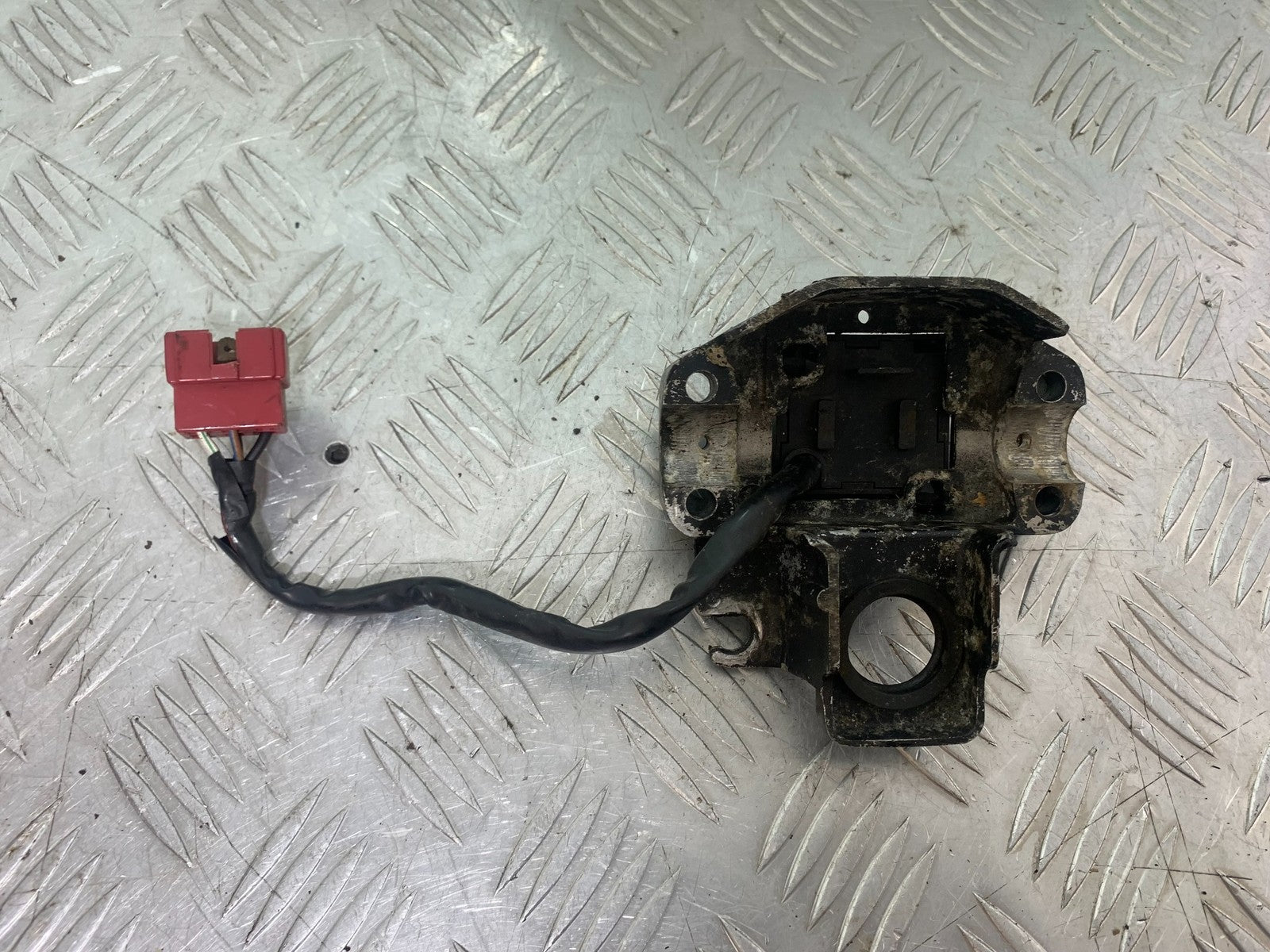 HONDA GL500 GL 500 SILVERWING FUSE BOX  YEAR 1981-82 (CMB1168)