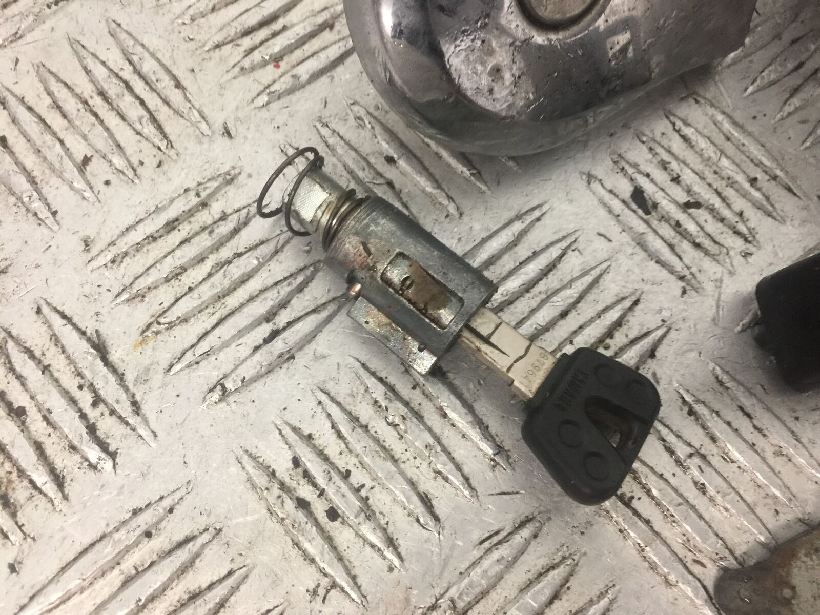 YAMAHA XV535 XV 535 VIRAGO LOCKS AND KEY  YEAR 1994-02 (STOCK 772)